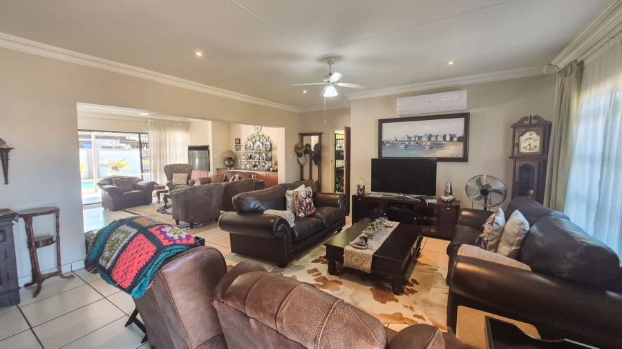 4 Bedroom Property for Sale in Baillie Park North West